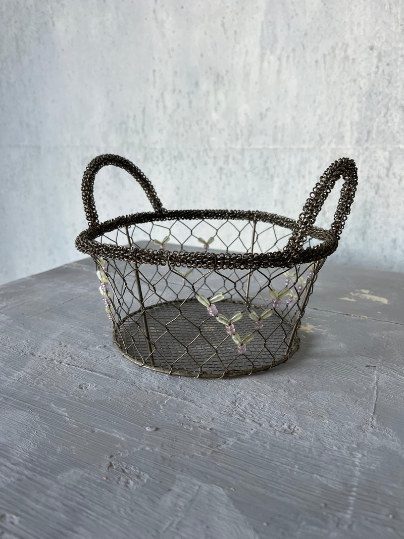 Wirework bread basket